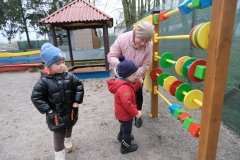 У Струтинці відкрили новий дитячий майданчик — різдвяний подарунок для найменших мешканців громади