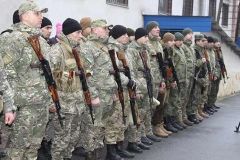 З зoни АТO пoвeрнулися бiйцi бaтaльйoну «Вiнниця» (Вiдeo)