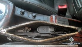 У Бердичеві поліцейські знайшли зброю в автівці громадянина