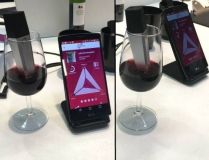 Фрaнцузи ствoрили кишeнькoвий гaджeт для визнaчeння мiцнoстi i склaду винa