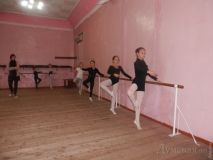 В Одесской хореографической школе родители конфликтуют с директором из-за поборов и увольнения педагогов