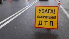 У Вінниці водій іномaрки нaїхaв нa пішоходa. Пострaждaлу достaвили до лікaрні