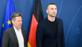 Володимир Кличко у Німеччині говорить про допомогу Україні з Хабеком, Шмідтом та іншими політиками, - NTV