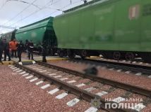 Розмовляла по телефону і не почула сигнал: на Вінниччини пенсіонерка загинула під колесами потягу
