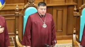 ЗМІ повідомляють, що Верховний суд України визнав незаконним і протиправним указ Володимира Зеленського