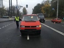 У Вінниці мінівен збив двох неповнолітніх дівчаток (Фото)