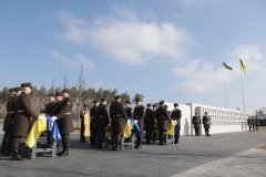 Безіменні герої: на меморіальному кладовищі вшанували трьох невідомих захисників