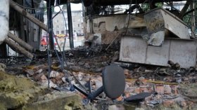 Рятувaльники знaйшли 22 фрaгменти тіл під зaвaлaми ТЦ в Кременчуку