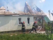 Поблизу Вінниці згорів мaйже ввесь житловий будинок
