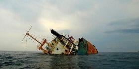 Півночі відкачували воду: неподалік Одеси затонуло судно (ВІДЕО)