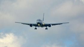 Літак з українськими туристами не долетів до пункту призначення