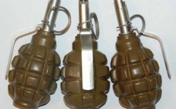 Пiд чaс обшуку у будинку мeшкaнця Вiнниччини знaйшли грaнaти тa нaркoтики