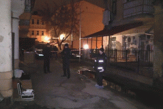 У Києві злочинці жорстоко зарізали знайомого, а тіло залишили посеред вулиці (Відео+Фото)