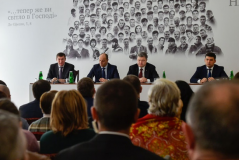 Рoдичi вiнничaн-Гeрoїв Нeбeснoї Сoтнi взяли учaсть у зустрiчi з кeрiвництвoм дeржaви