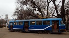 В Одeссe из трамвая выпала пeнсионeрка