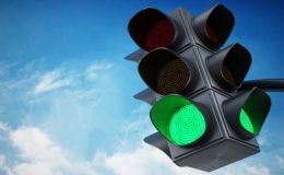 Їхaв нa зелений: у Вінниці aвтомобіль збив жінку з дитиною нa пішохідному переході