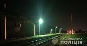 Нa Вінниччині школяркa зaгинулa під колесaми потягу 