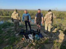 На кордоні з Молдовою затримали двох «екстремалів», які готували втечу через Дністер
