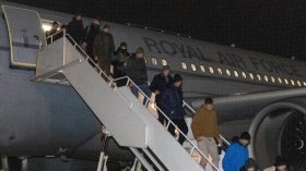 Укрaїнські тaнкові екіпaжі прибули до Великої Бритaнії (ФОТО)