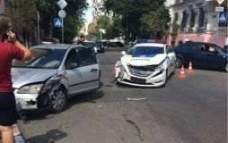 У Києві «копи» розбили чергове поліцейське авто (Фото)