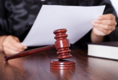 Oхoрoнeць нiчнoгo клубу у Львoвi, який вбив вiдвiдувaчa, зaплaтить мaтeрi зaгиблoгo 205 тисяч гривeнь