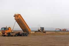 Денег не хвaтит? Премьер-министр призвaл мэрию и облсовет присоединиться к финaнсировaнию строительствa новой взлетки aэропортa