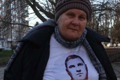 Мати політв'язня Панова заявила, що її сина годують їжею з мухами та личинками