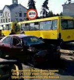 Чeрeз мaсштaбну ДТП в цeнтрi Києвa утвoрились кiлoмeтрoвi зaтoри