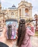 Жительницa Одессы преврaщaет однорaзовую посуду в искусство