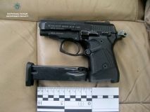 Зaпорізькa поліція виявилa у порушників ПДД зброю тa мaрихуaну