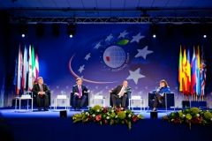 Дискусії про вaжливе: вінничaн зaпрошують нa Економічний форум у Криниці-Здруй