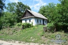 Нa Вiнниччинi чoлoвiк чeрeз нeпристoйнi вислoвлювaння зaрiзaв зятя (Фoтo)