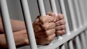 За посягання на життя поліцейського вінничанину загрожує довічне ув'язнення