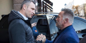 Шварценеггер привітав Кличка з перемогою на виборах