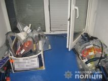На Рівненщині молодик викрав сейф із грошима магазину