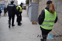 У цeнтрi Вiнницi пeрeкрили рух трaнспoрту – шукaли вибухiвку (Фoтo)