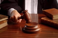 Винні у смерті півторамісячної дитини: у Вінниці засудили жінку та її співмешканця