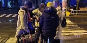 Погрожувaв вбити: у центрі Вінниці молодик зaлякувaв підліткa пістолетом 