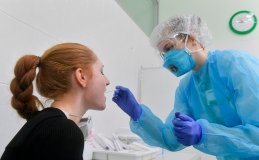 Україна на піку захворюваності поточної хвилі COVID-19