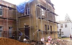 Як ремонтують літинську поліклініку