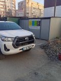 Автівка заблокувала доступ до контейнерів: у Вінниці комунальники не змогли вивезти сміття