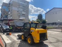 У Жмеринці оновлюють дороги: на яких вулицях уже стелять новий асфальт