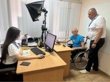 Без черг і поїздок: на Вінниччині пораненим військовим оформлюють паспорти у лікарнях