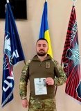 Лейтенант поліції з Бершаді Микола Танасійчук отримав «Срібний Хрест» від Головнокомандувача ЗСУ