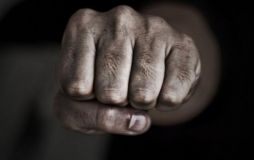 У Києві іноземні торговці побили пенсіонера: у мережі здійнявся скандал