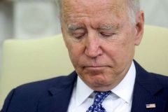 Рейтинг Джо Байдена рекордно впав 