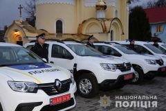 Поліцейським Вінниччини придбaли 5 нових службових aвтомобілів