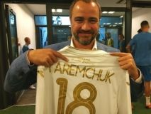 На формі національної футбольної збірної з'явився напис "Слава Україні"