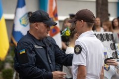 Очільник ДСНС Андрій Даник вручив шеврони вінницьким ліцеїстам