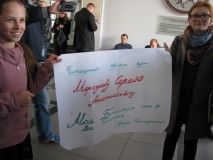 Мітинг у міській раді: юні вінничани стали на захист бібліотеки